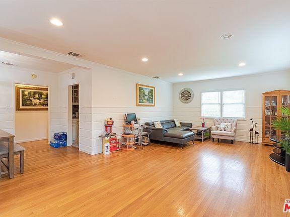 2nd image of 4606 Pennsylvania Ave