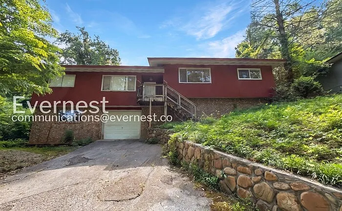5230 Old Trl — Photo 1