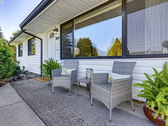 2nd image of 306 SE 96th Ave
