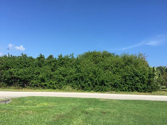 2nd image of 218 Woody Cir