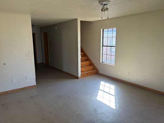 5th image of 640 Leath St