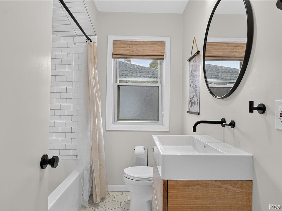 13771 Balfour St, photo 23