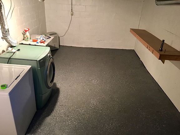 4th image of 1213 Mayfield Ave NE