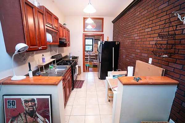 Rented by SCOUTBK.COM | media 19