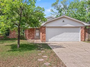 902 Holik Dr, College Station, TX 77840