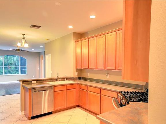3rd image of 6127 Vireoridge Dr