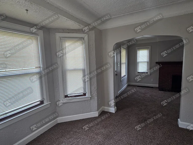 8891 Whitcomb St — Photo 4