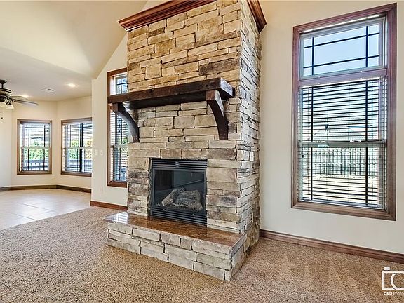5th image of 1601 Foxboro Ct