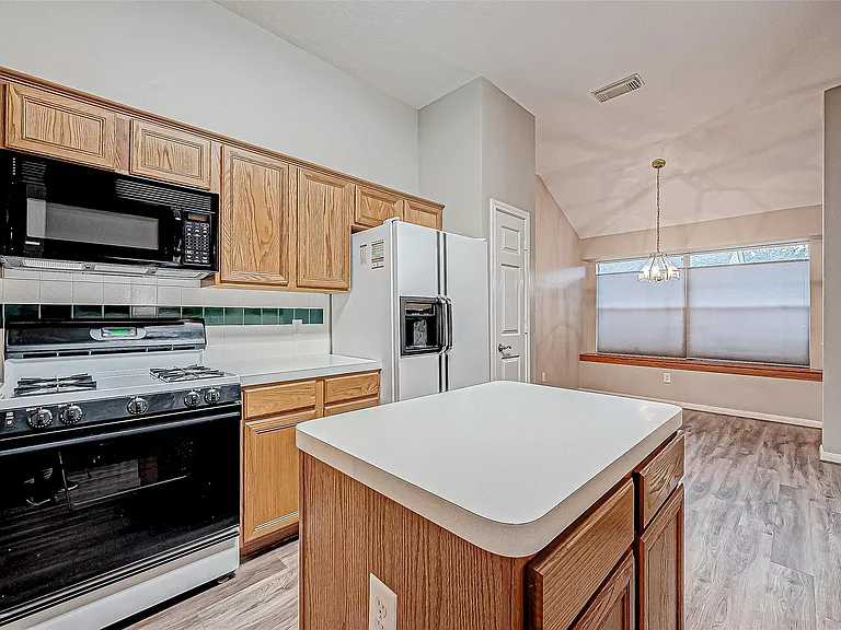 1524 Robin Ave — Photo 11