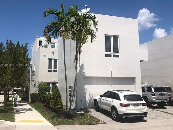 2nd image of 10560 NW 65th Ln #10560