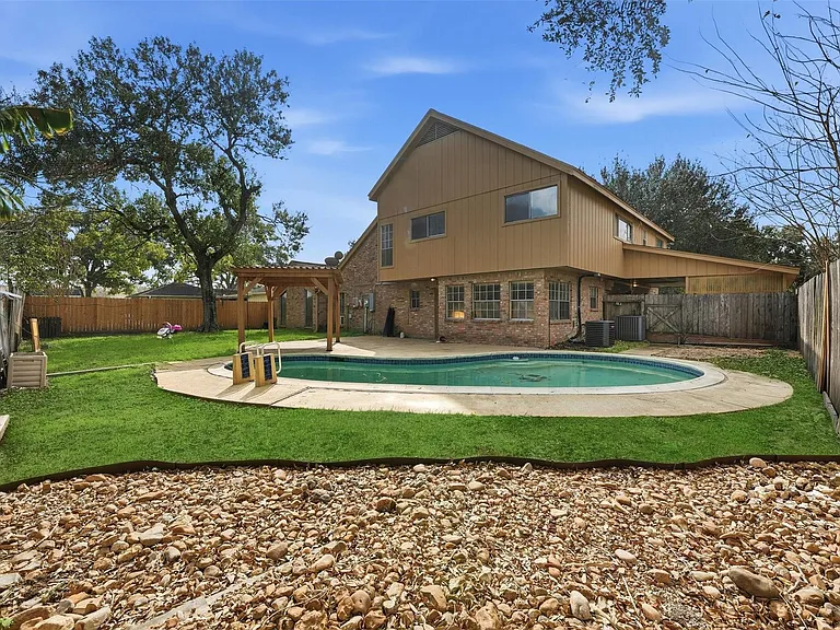 2408 Chelmsford Ct — Photo 18