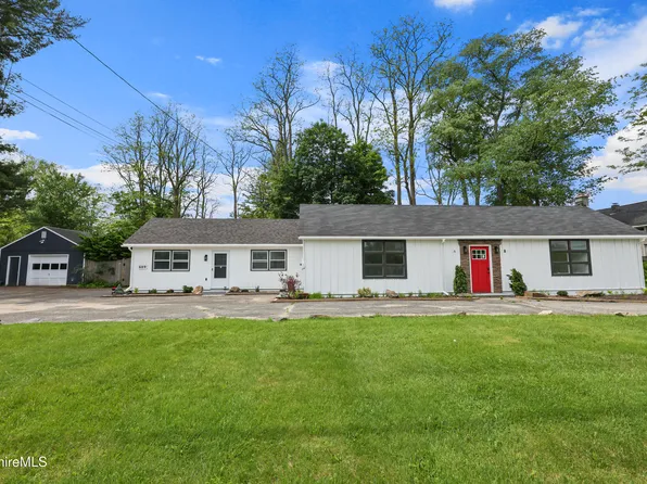 689 N Main St, Sheffield, MA 01257