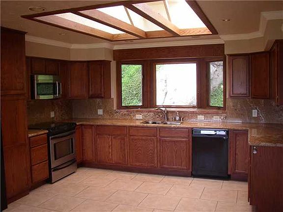 2nd image of 2473 Carroll Ln