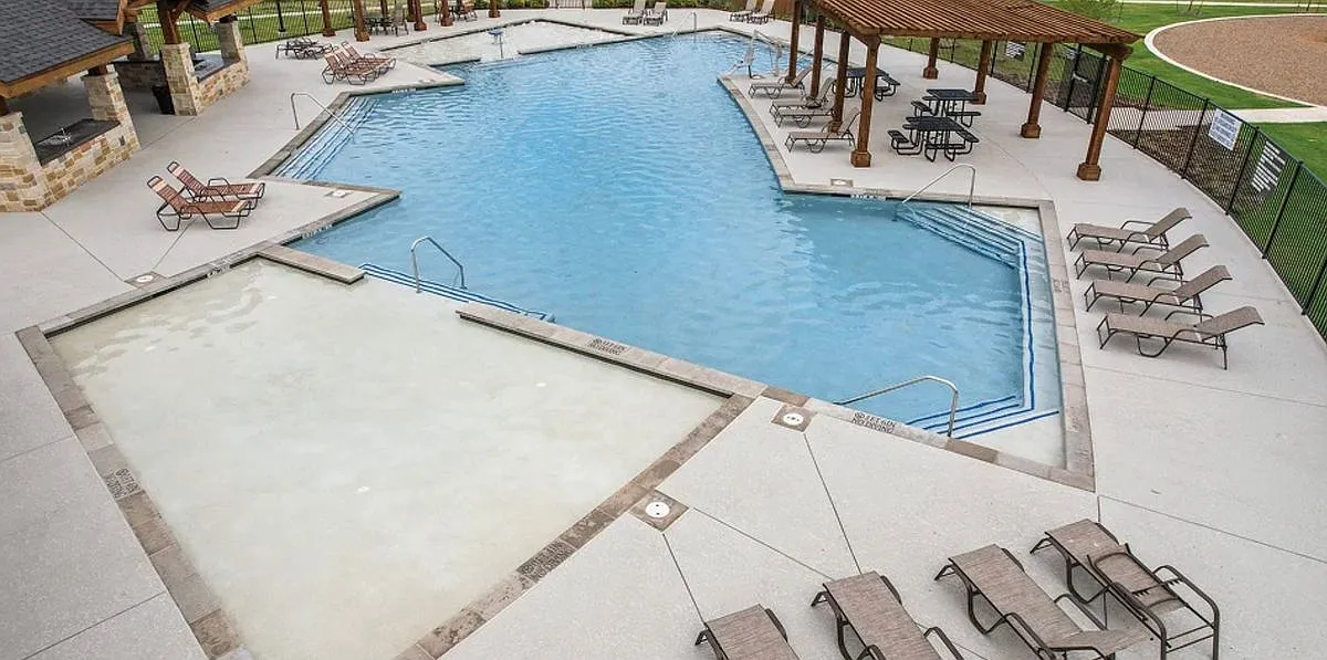 3 bed, 2.0 bath, 1451 sqft, $2,250 — Photo 3