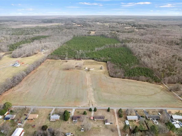 1060 Schroeder Rd, Powhatan, VA 23139