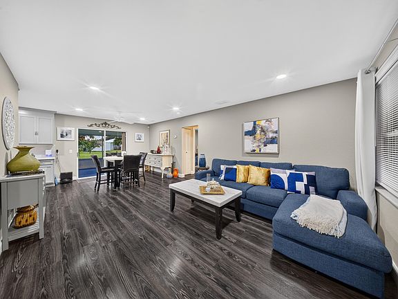 4th image of 2341 SE West Blackwell Drive