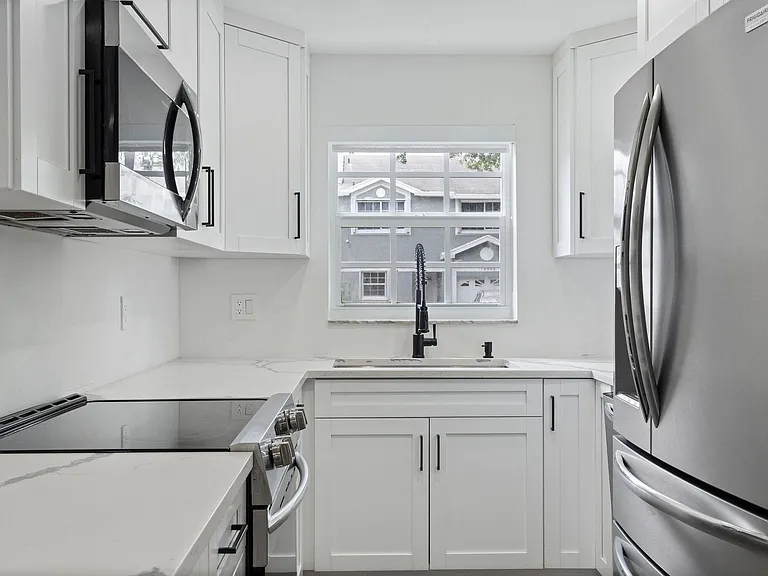 4952 SW 122nd Ter — Photo 11