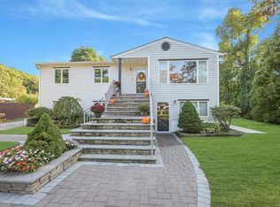 78 Fulton Blvd, Commack, NY 11725