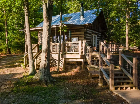 1523 Cherry Brook Dr, Dandridge, TN 37725