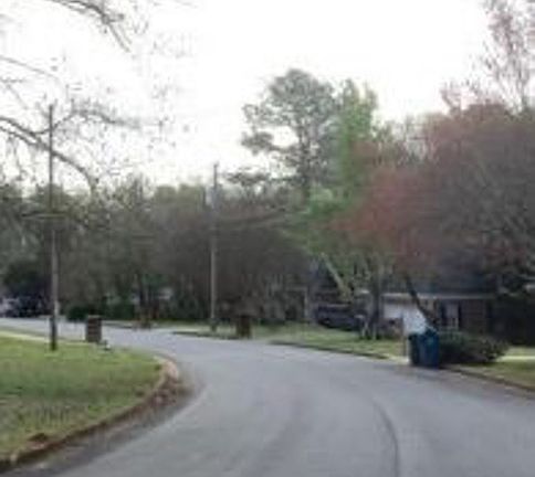 Exterior Neighborhood (street photo)