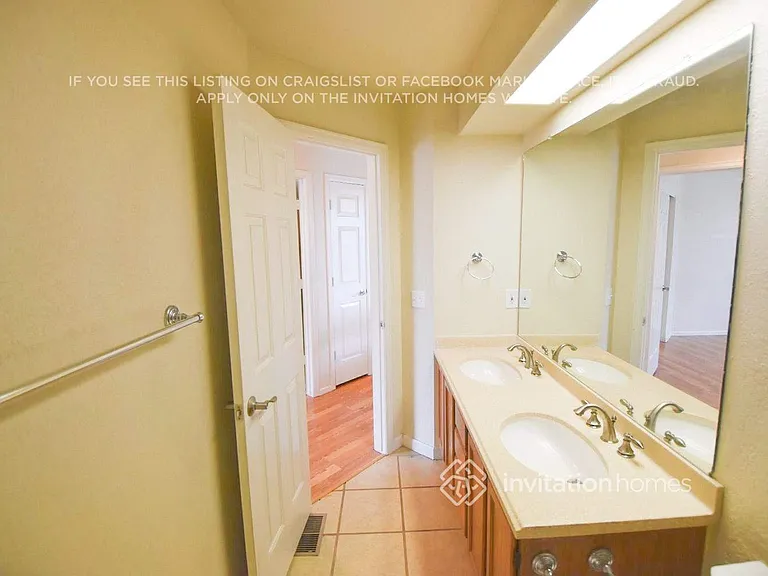 1572 Beacon Hill Dr — Photo 14