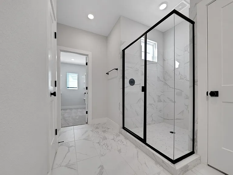13709 Giovannis Gdn — Photo 16