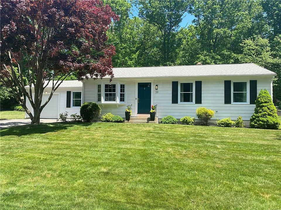 1st image of 39 Crestwood Ct