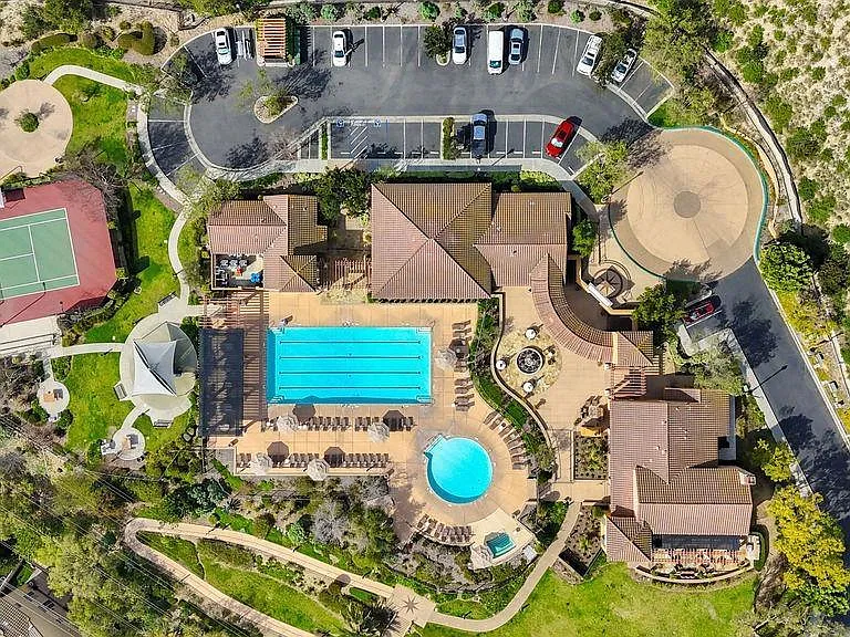 2712 Villas Way — Photo 44