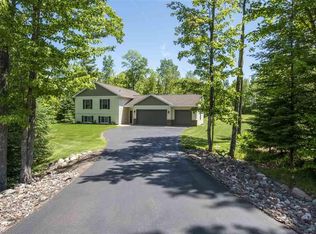 2508 Otter Creek Dr, Cloquet, MN 55720