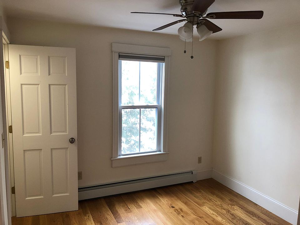 Bedroom, no furniture view, closet shown on right