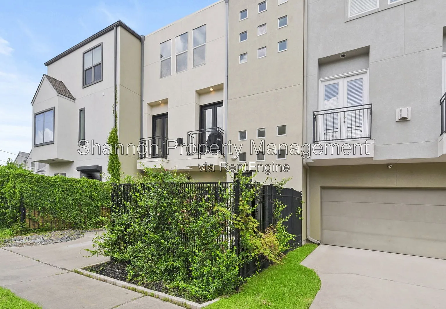 3 bed, 3.5 bath, 2135 sqft, $2,990 — Photo 3