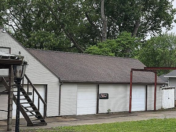2nd image of 1662 W Turkeyfoot Lake Rd