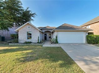 5328 Chessie Cir, Haltom City, TX 76137