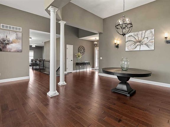 5th image of 2341 De La Croix Ave