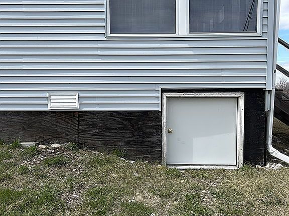 5th image of 995 8f St NW