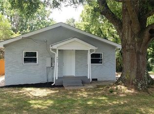 207 Parkertown Rd, Mooresville, NC 28115