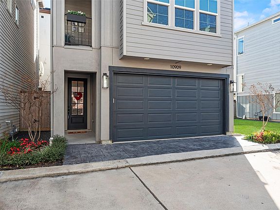 2nd image of 10909 Upland Retreat Drive