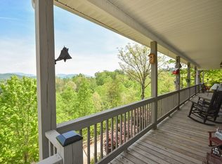 142 Willow Cove Rd, Franklin, NC 28734
