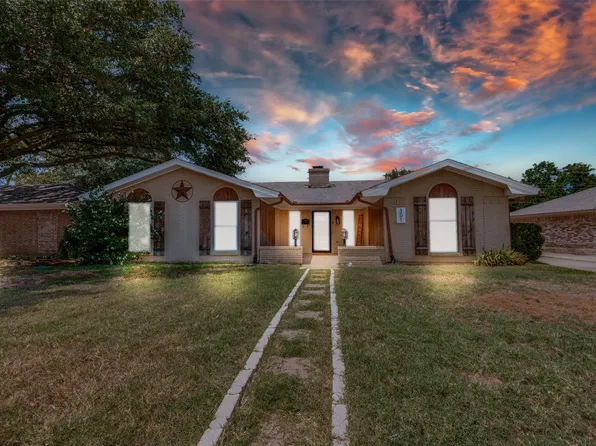 301 E Scotland Dr, Irving, TX 75062