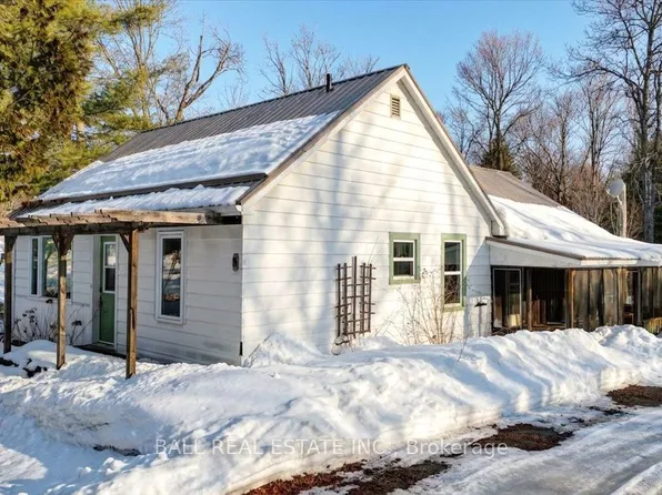 9 Quarry Rd, Bancroft, ON K0L 1C0