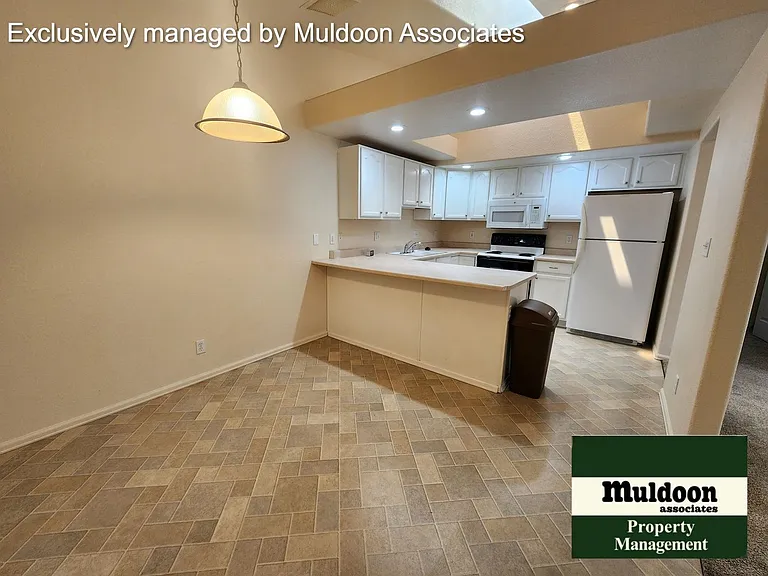 955 S Kyle Ln — Photo 3