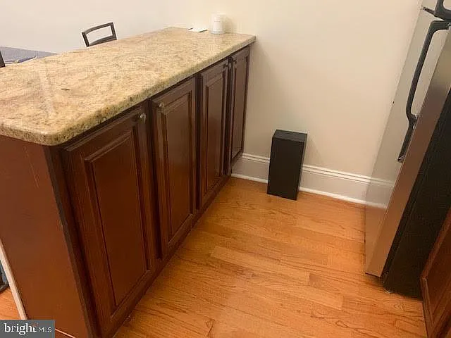1014 Clinton St #1R — Photo 4