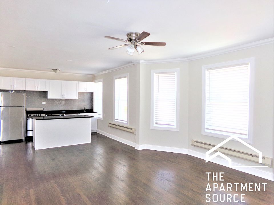 1st image of 918 Green Bay Rd APT 3B