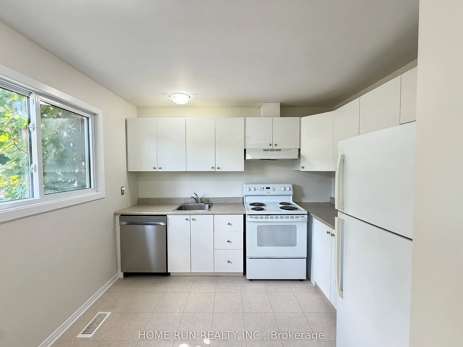3 bed, $2,450 — Photo 4