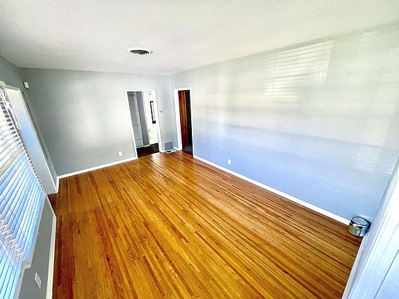 2nd image of 5513 N Willow Crest Ave