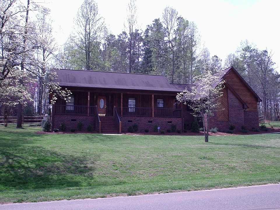 Front of home - newly renovated!