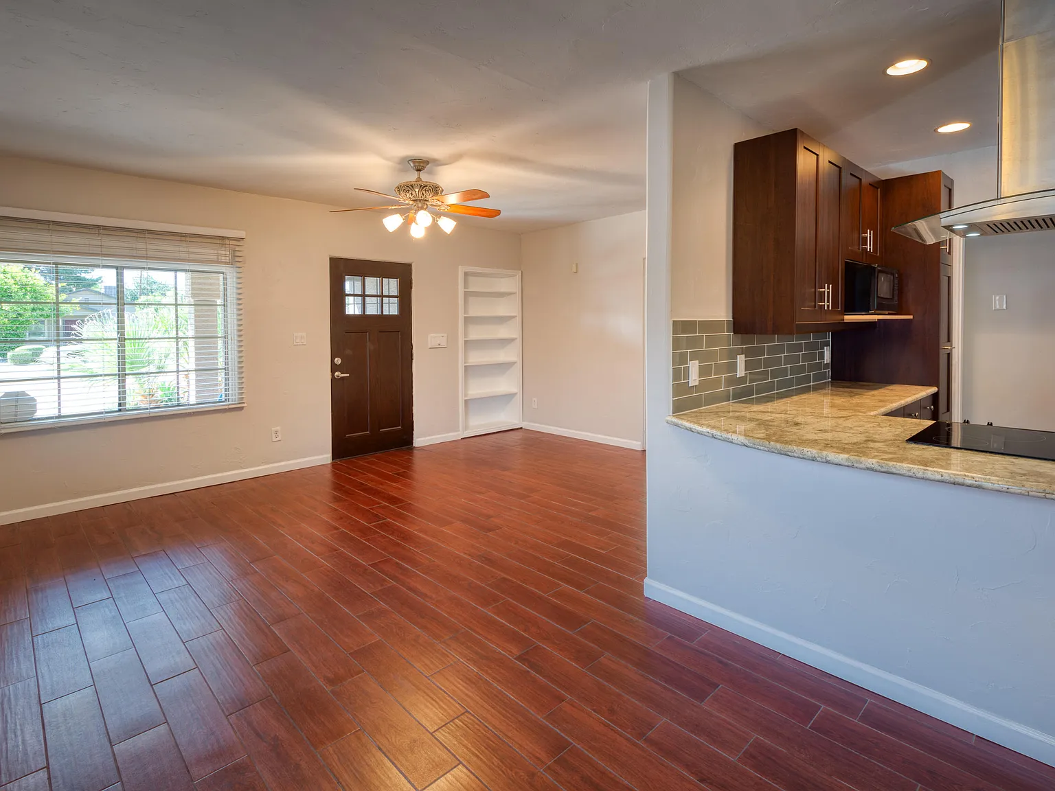 2 bed, 1700 sqft, $1,900 — Photo 2