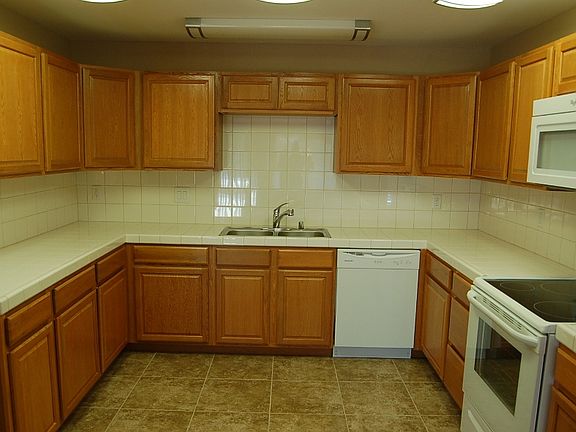 4th image of 28145 Sun City Blvd