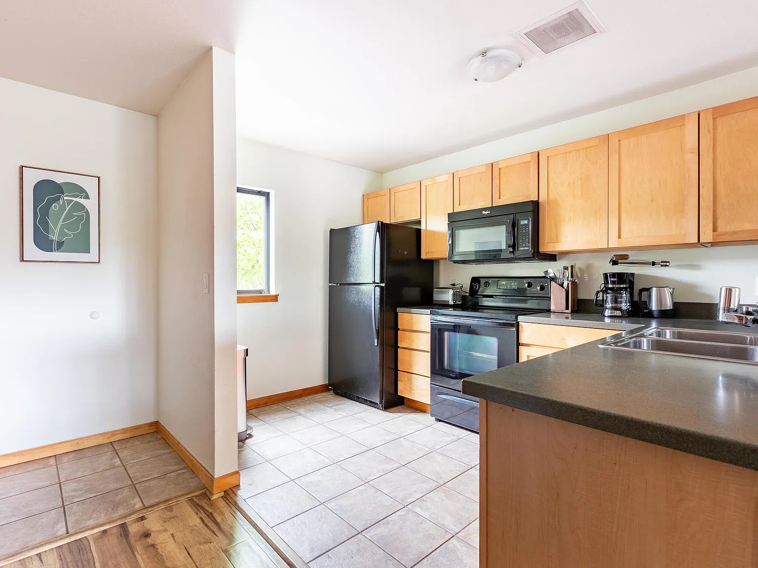 920 NW Naito Pkwy — Photo 2
