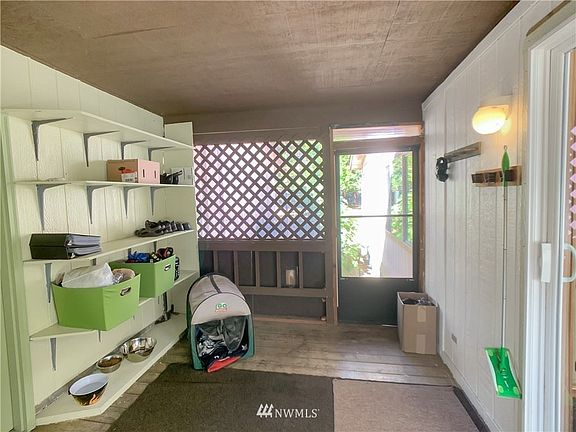 4th image of 303 2nd St E